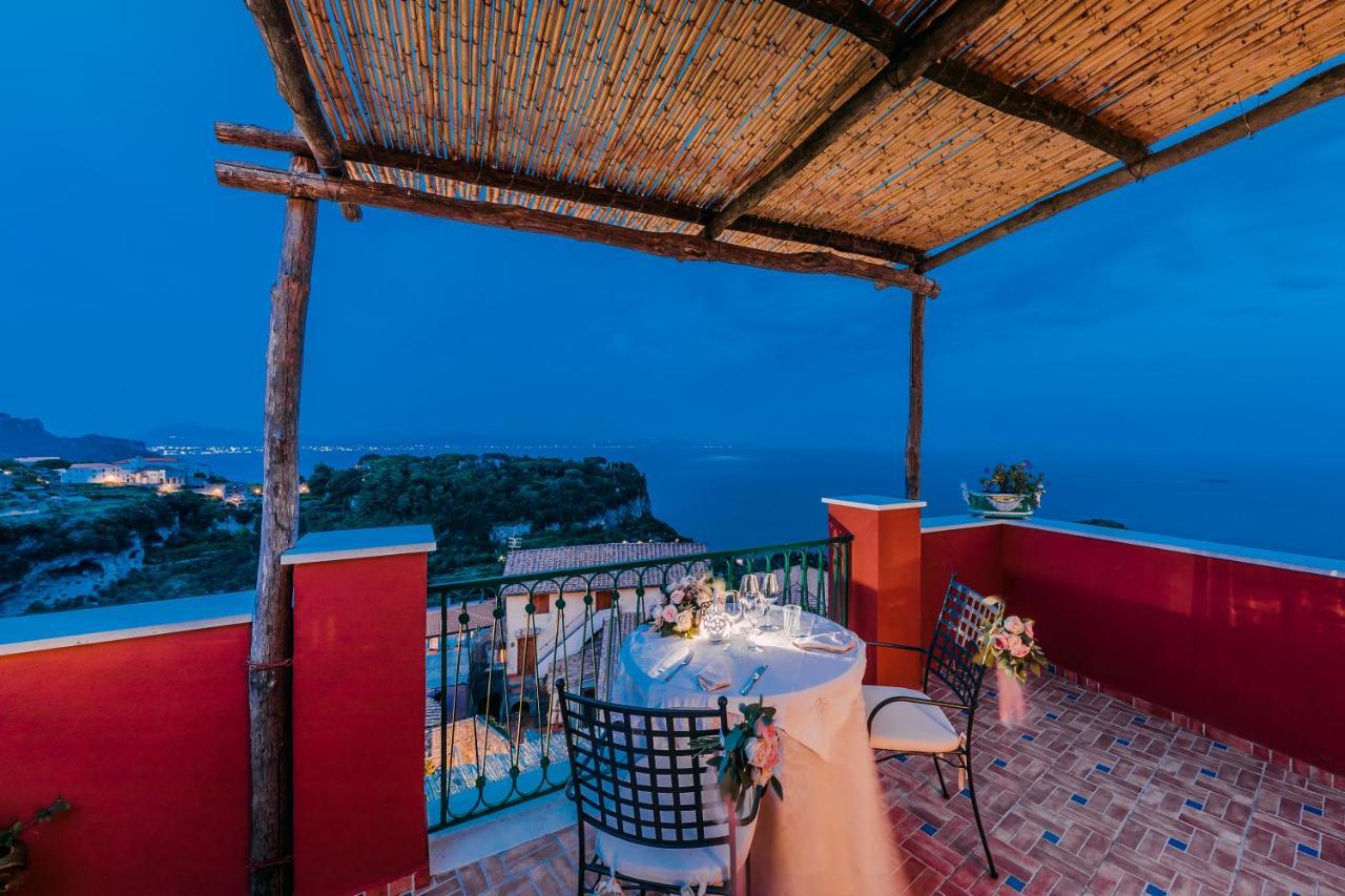 Romantic Suite with Terrace and Sea View