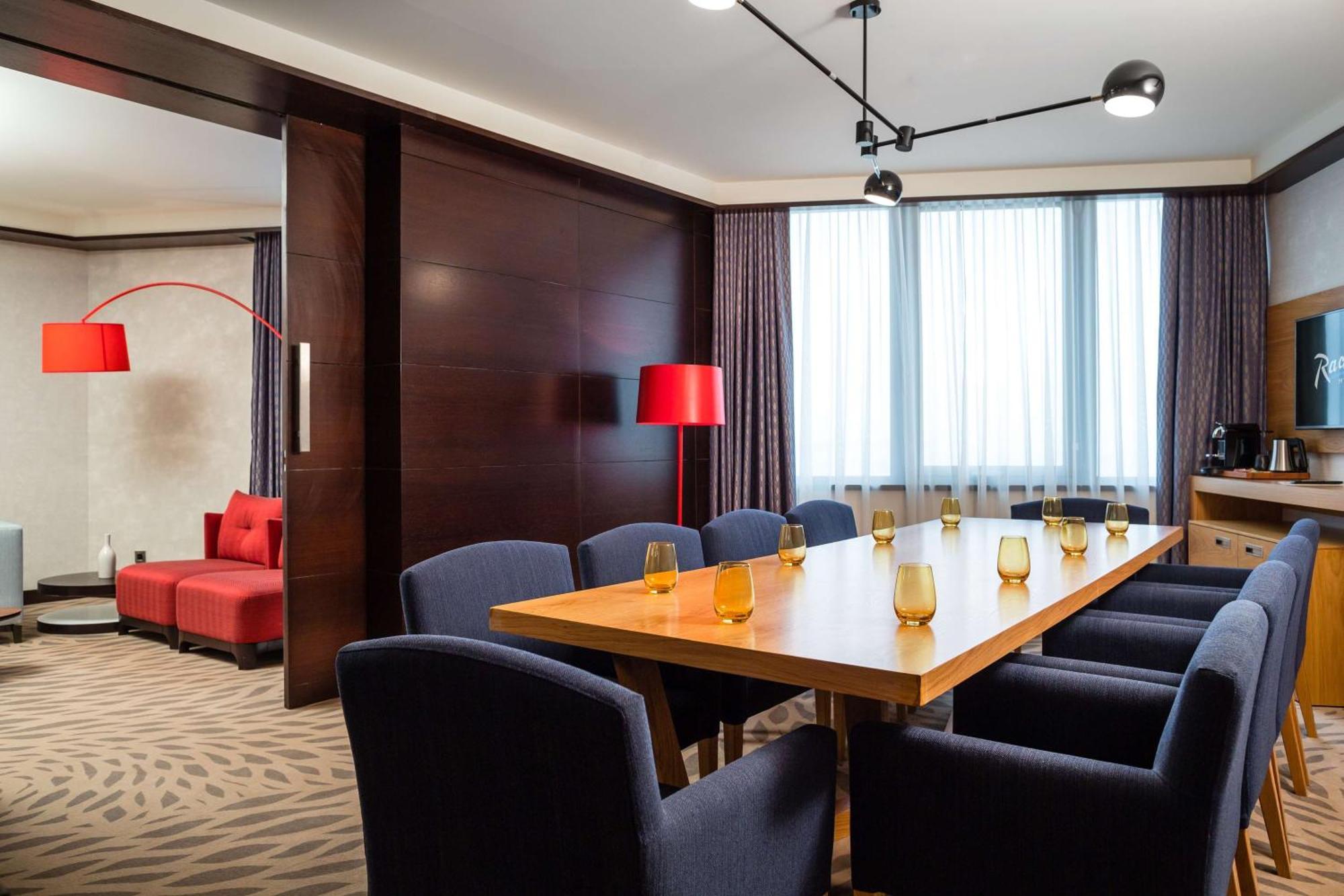 Presidential Suite with Lounge Access