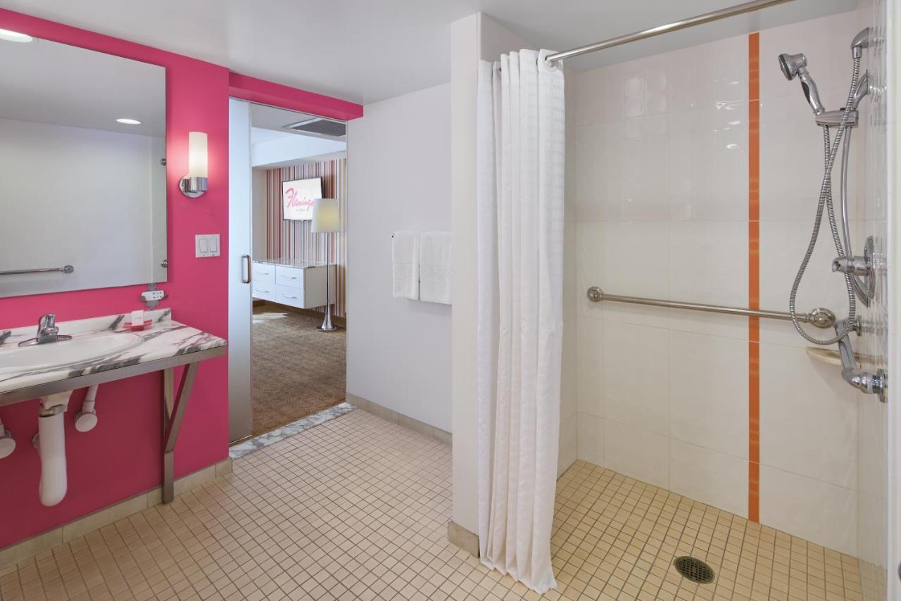 Go Deluxe Kamer met Kingsize Bed en Rolstoeltoegankelijke Douche - Rookvrij