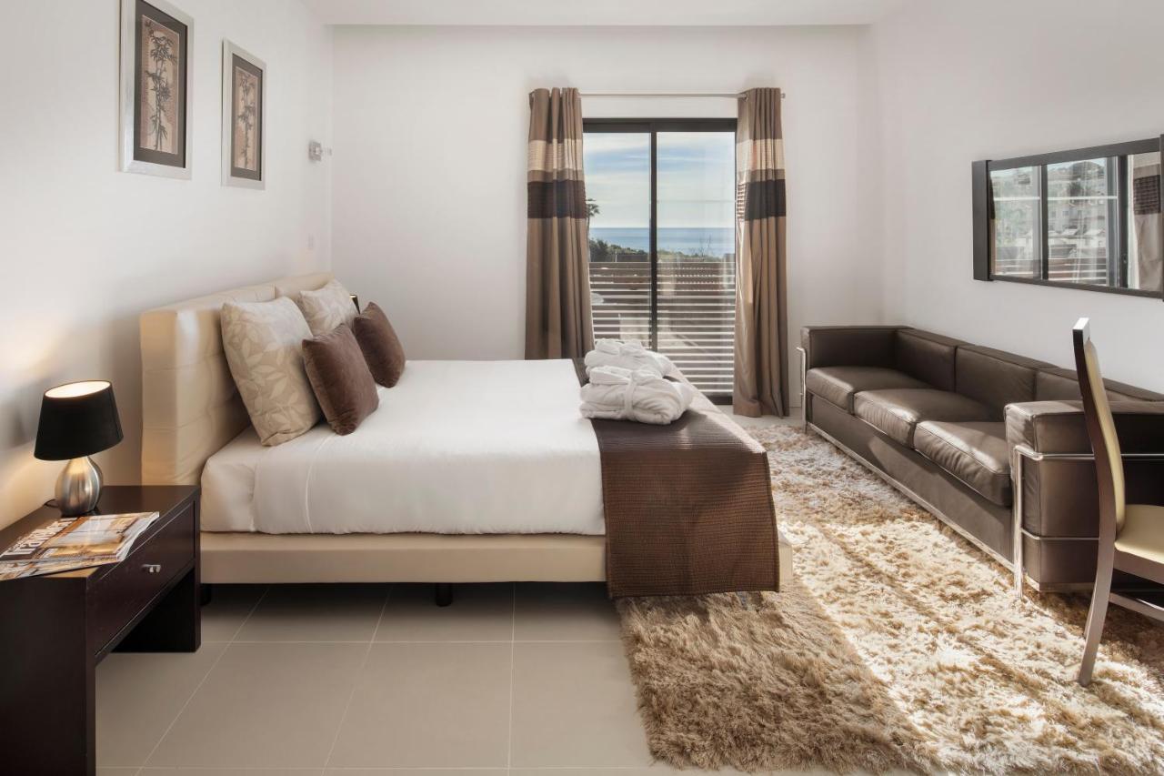 Two-Bedroom Apartment Sea View