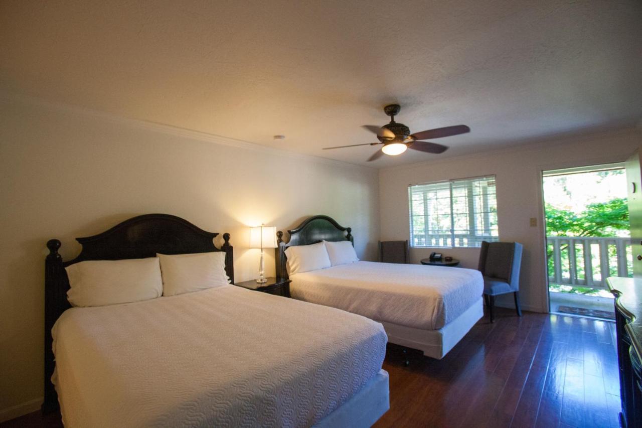 Queen Room with Two Queen Beds