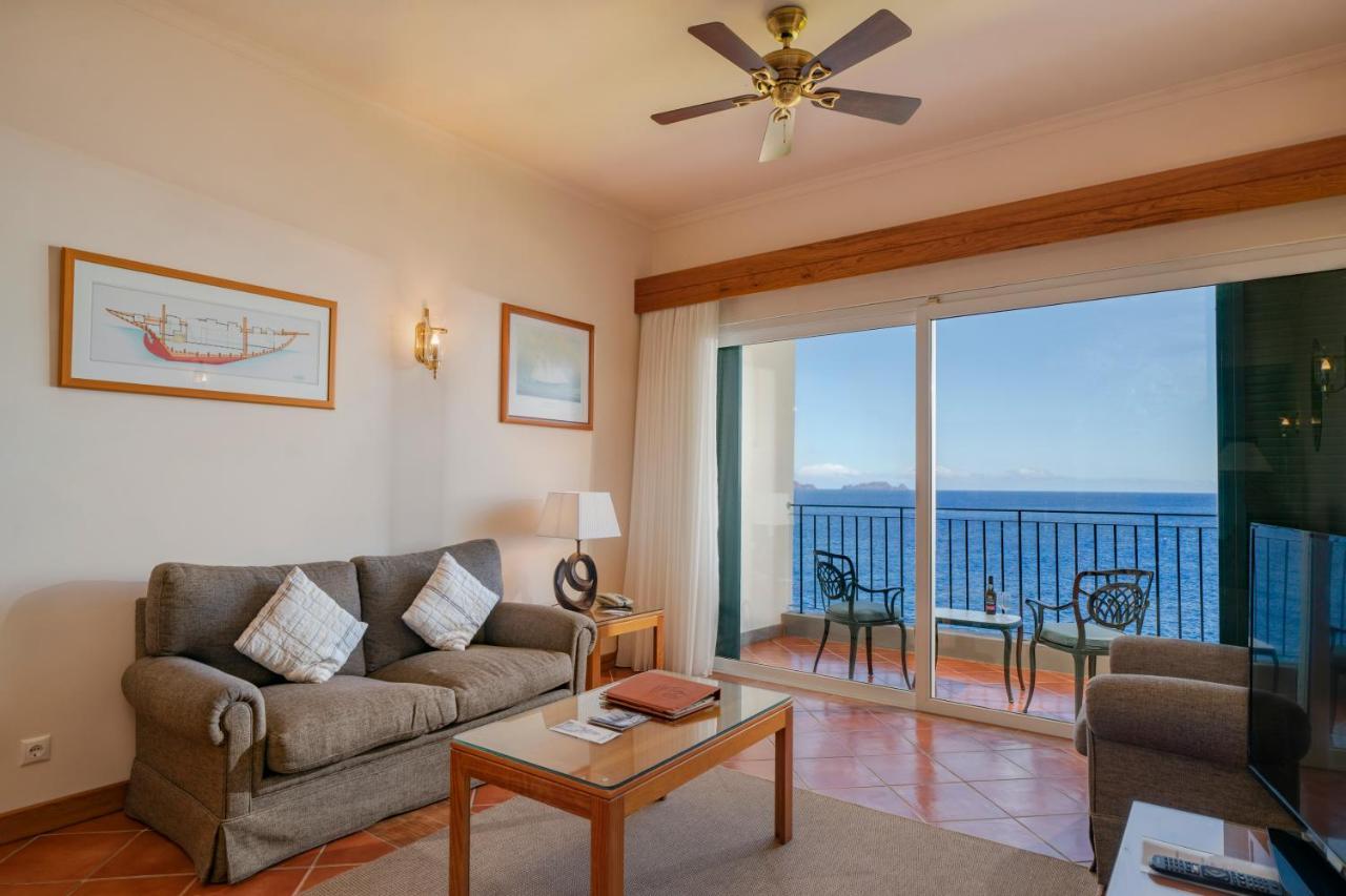 Junior Suite with Sea View and Balcony