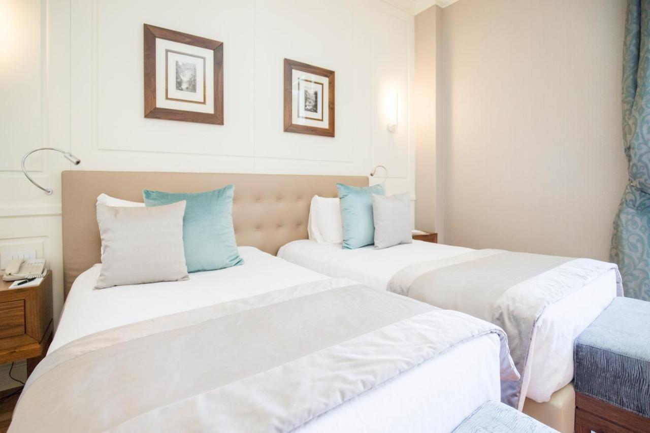 Superior Double Room with Lake View