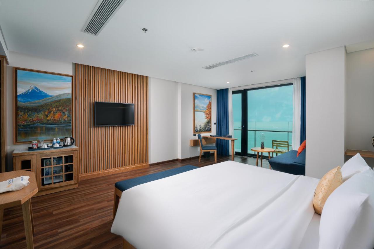 Special Offer - Junior Suite with Balcony and Partial Sea View