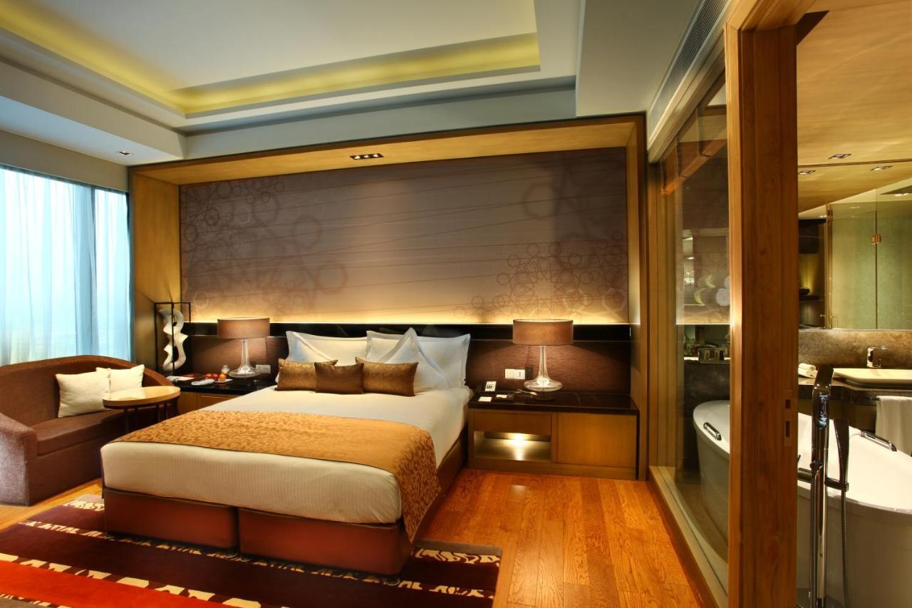 One-Bedroom Suite with King Bed - Non-Smoking