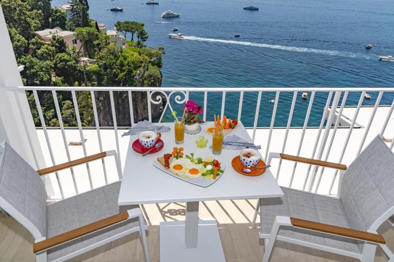Deluxe Double Room with Balcony and Sea View