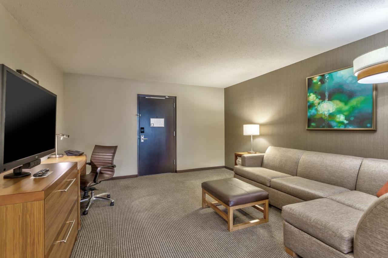 King Room with Sofa Bed