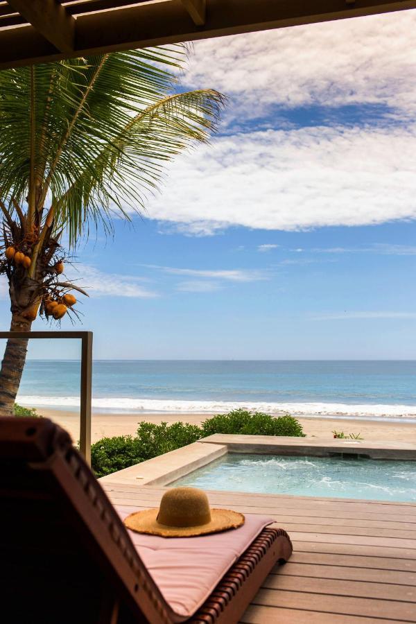 Beachfront Suite with Dip Pool
