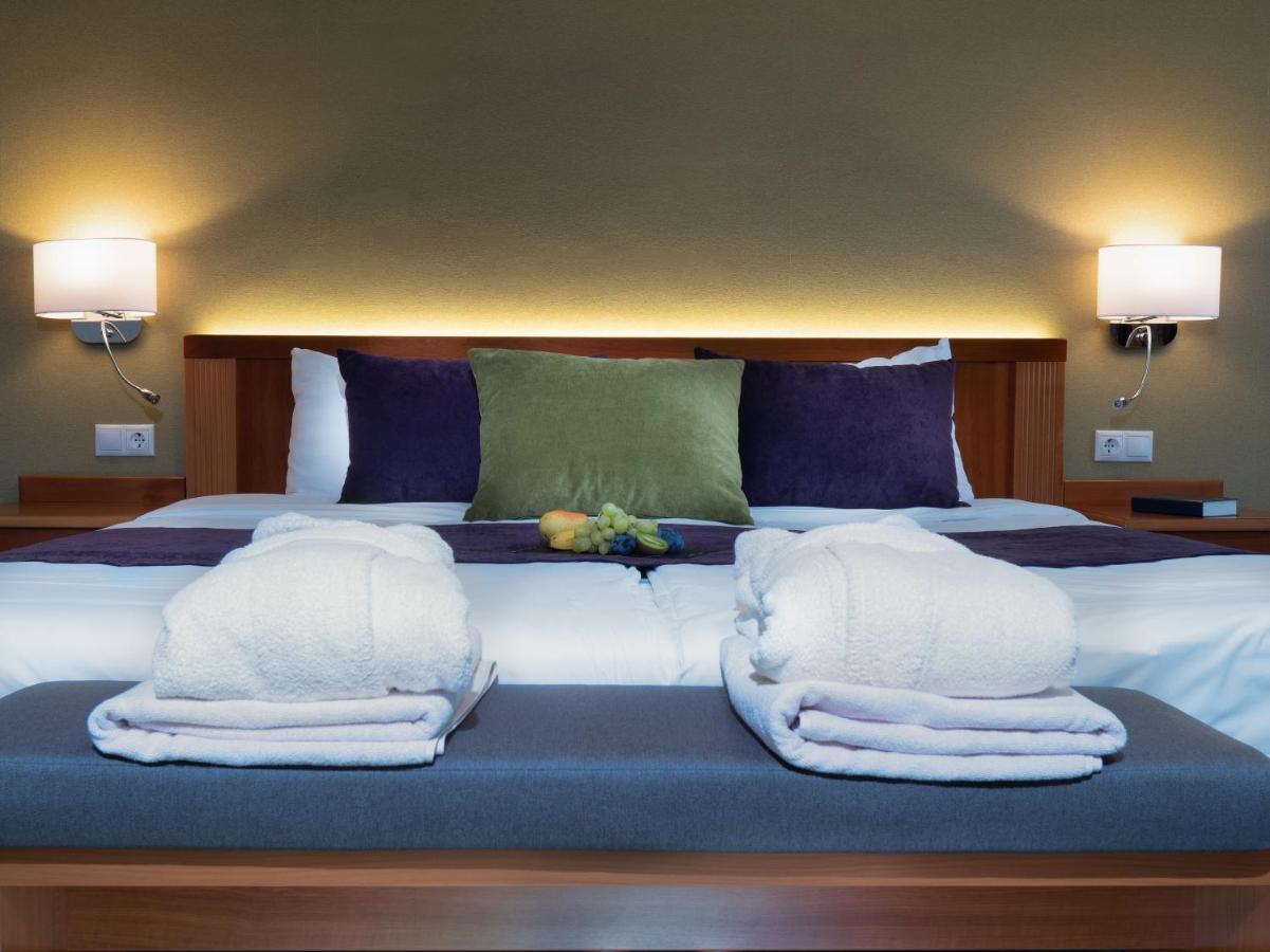 Vierbettzimmer mit Bad