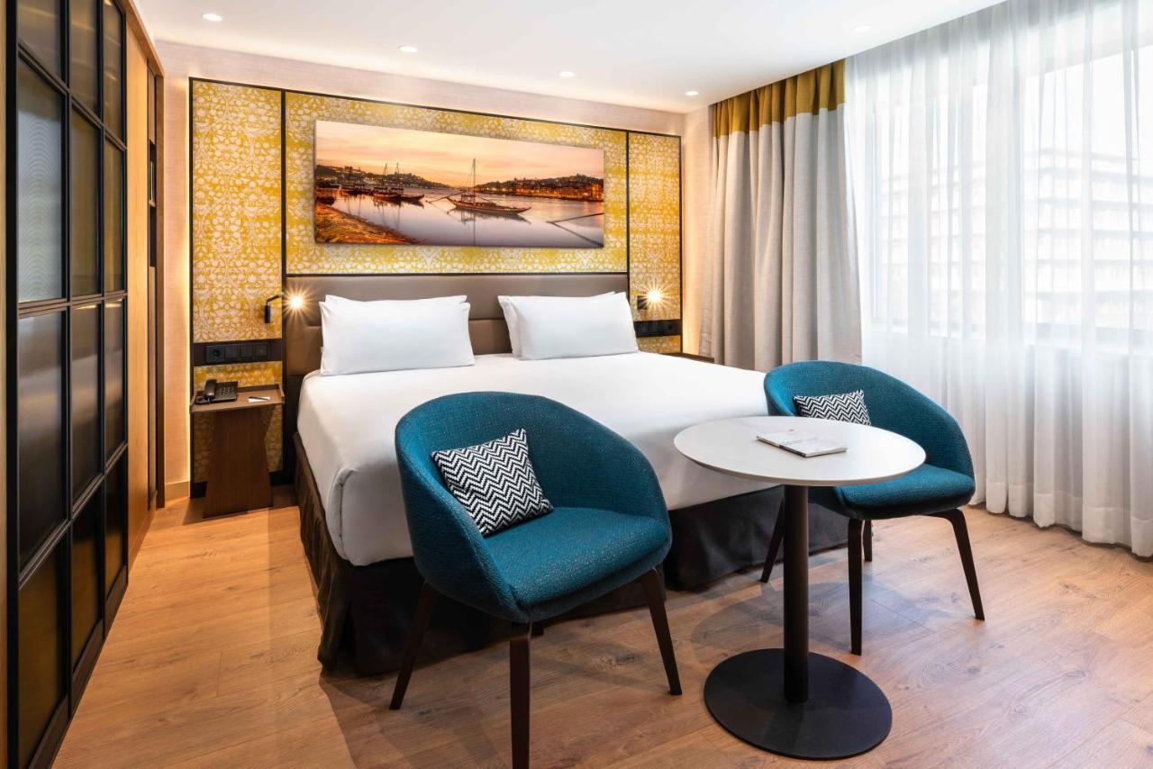 Quarto Deluxe com Cama de Casal ou 2 de Solteiro