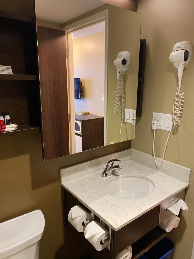 Queen Room - Non-Smoking