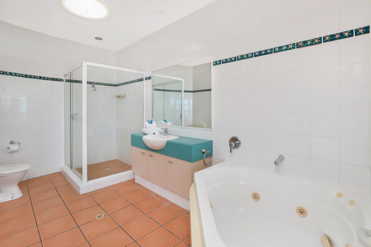 Deluxe Two-Bedroom Apartment with Spa Bath