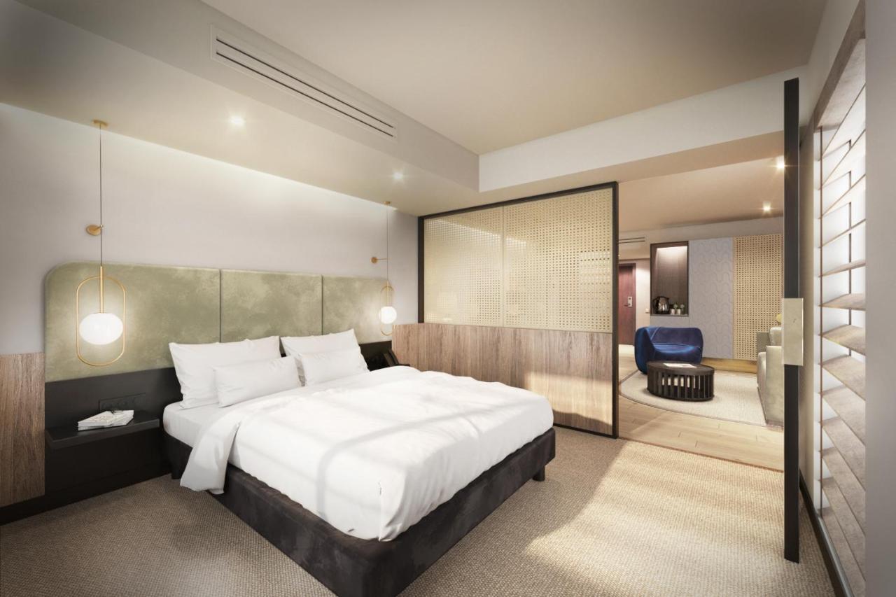One-Bedroom Junior Queen Suite with Sofa Bed