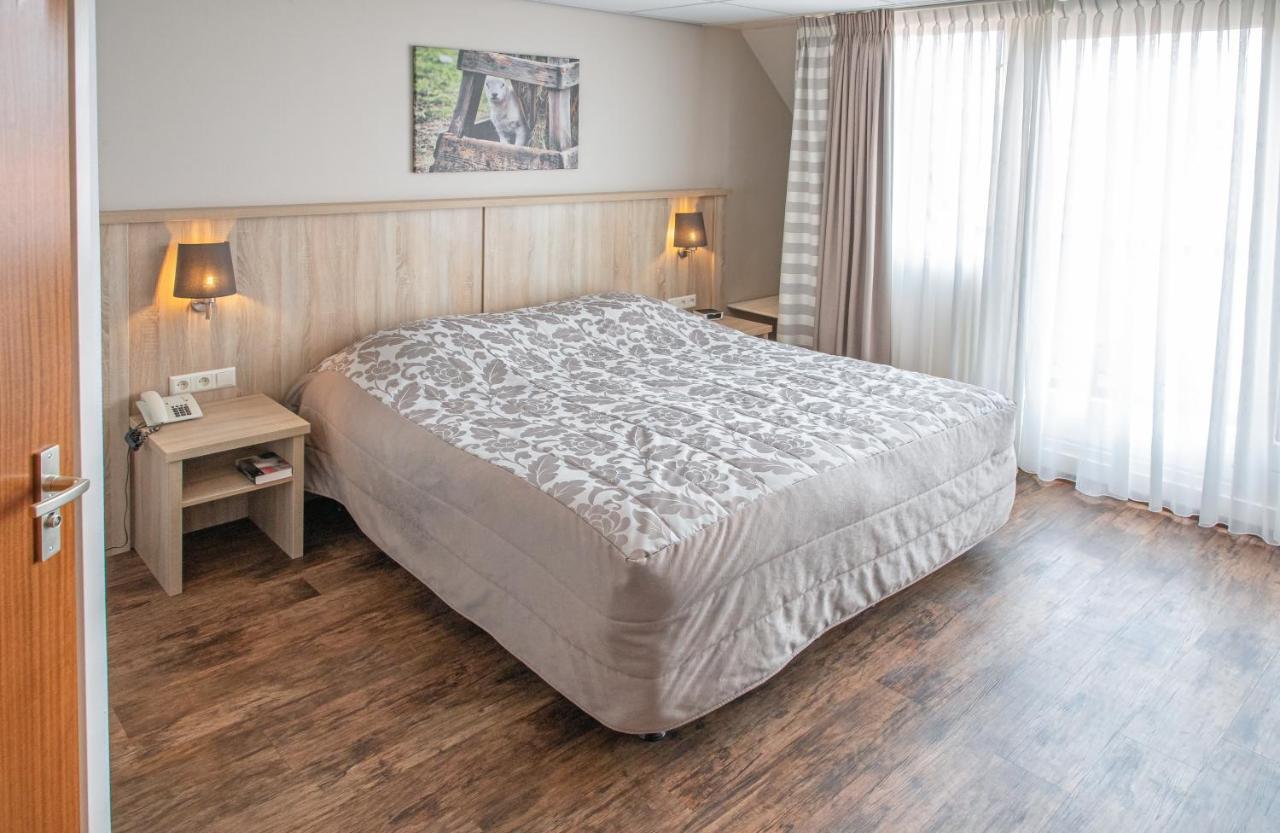 Doppelzimmer mit Balkon