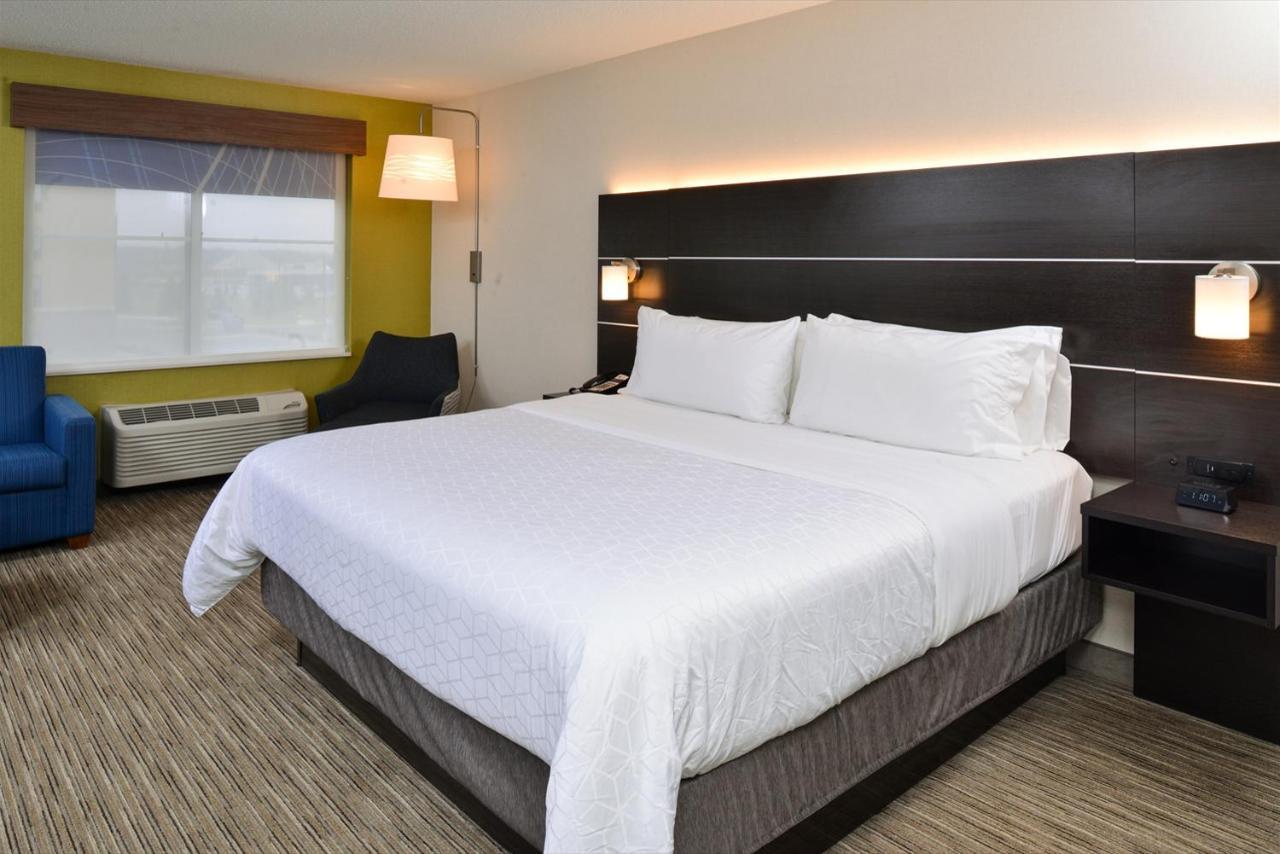 King Suite with Sofa Bed