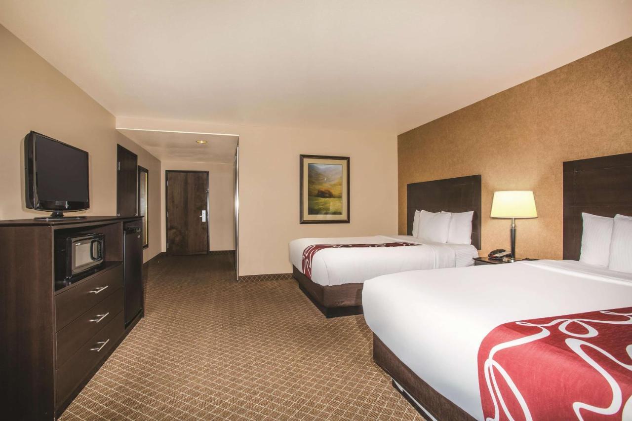 Deluxe Queen Room with Two Queen Beds - Non-Smoking