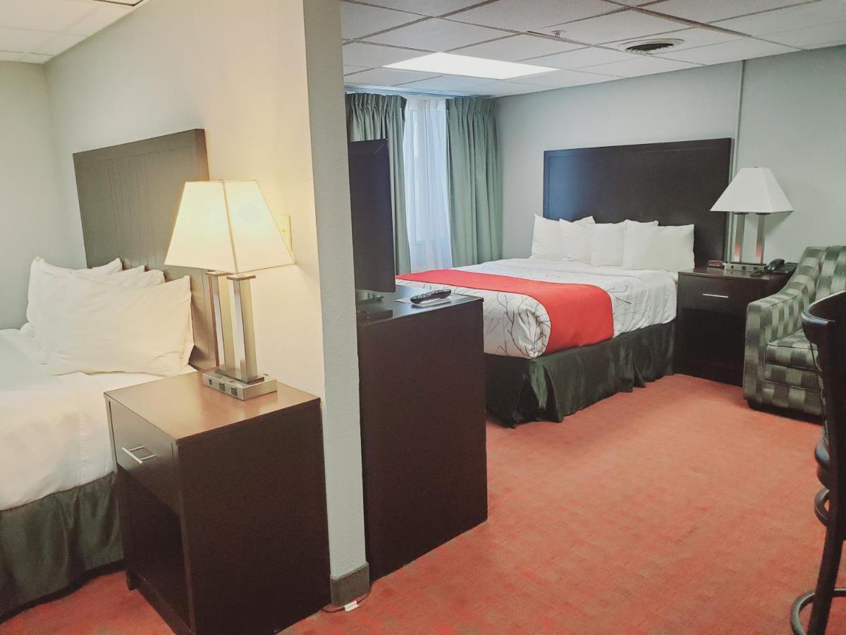 Familly Suite with Two Queen Beds and Kitchennette