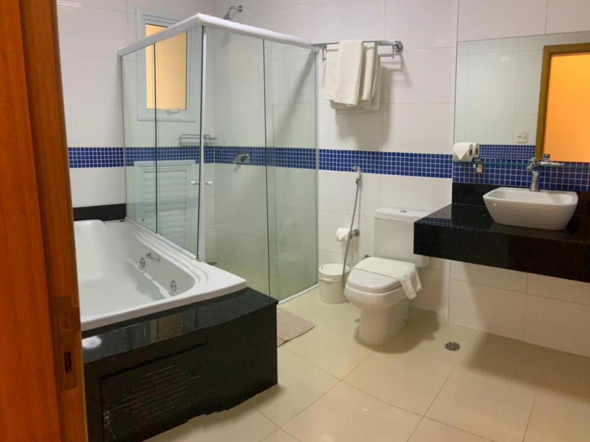 Quarto Duplo com Banheira de Hidromassagem