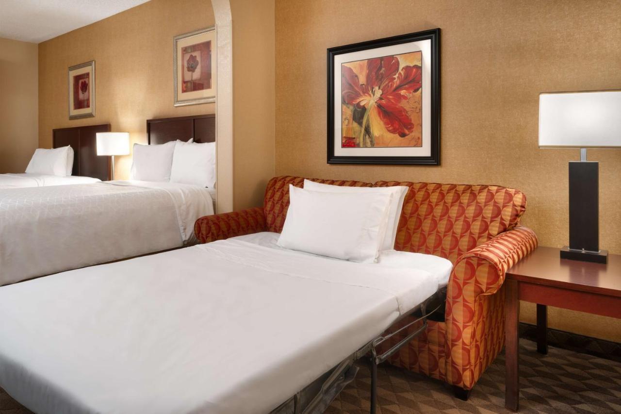 Queen Suite with Two Queen Beds