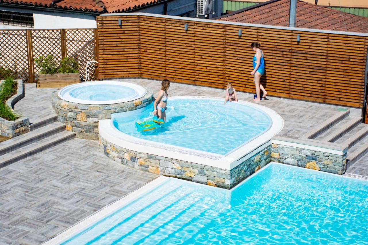Familienzimmer mit Gartenblick