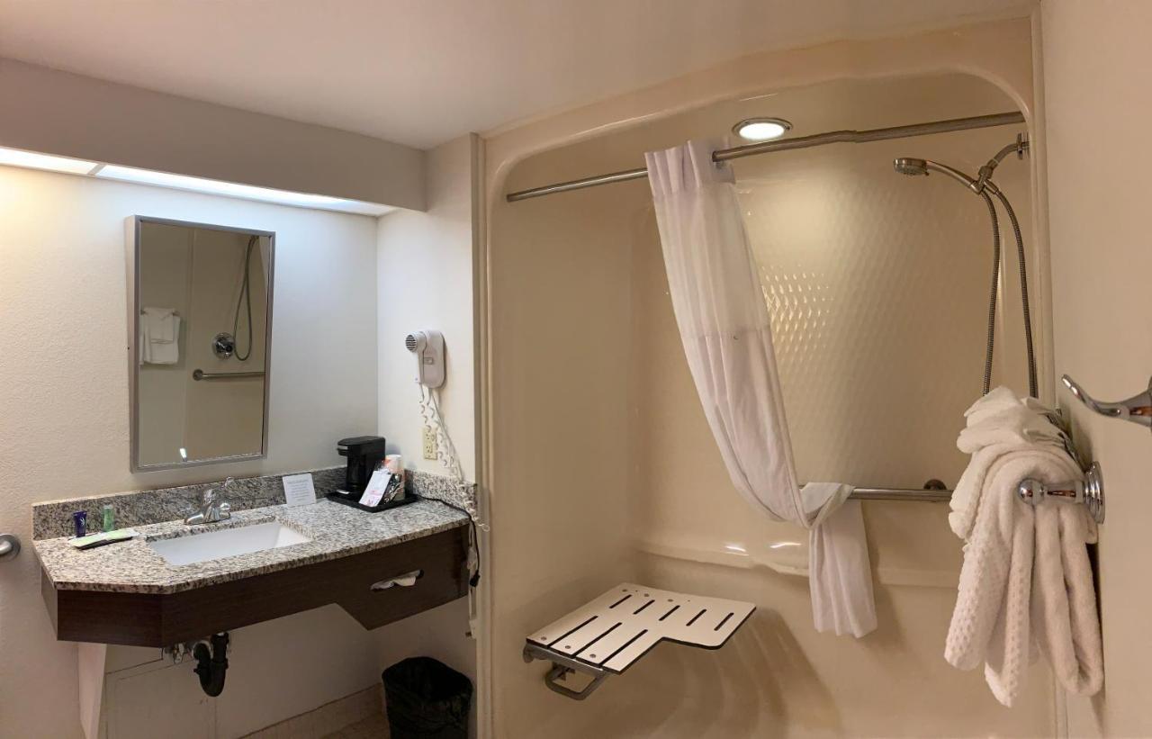 Double Room with Two Double Beds and Roll In Shower - Mobility Accessible/Non-Smoking