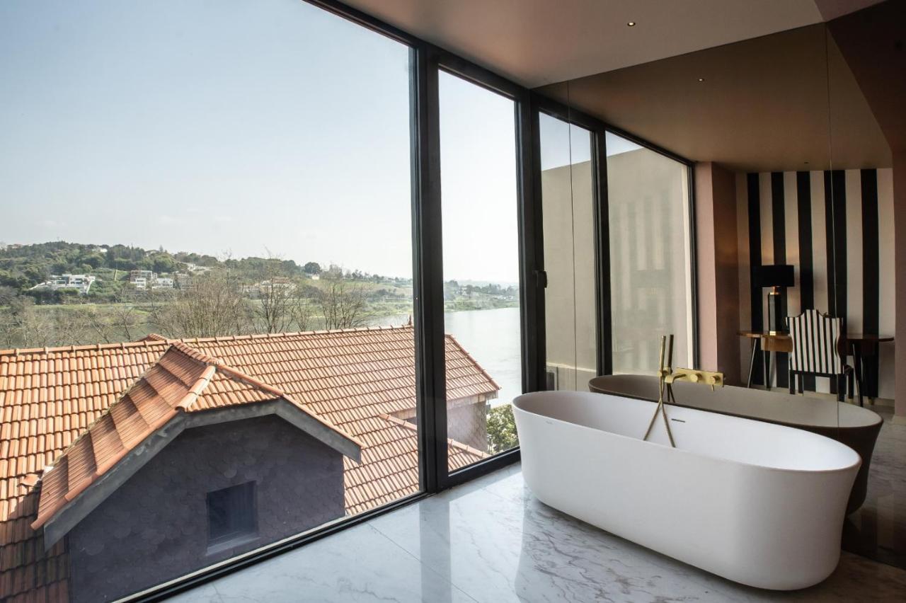 Signature Suite