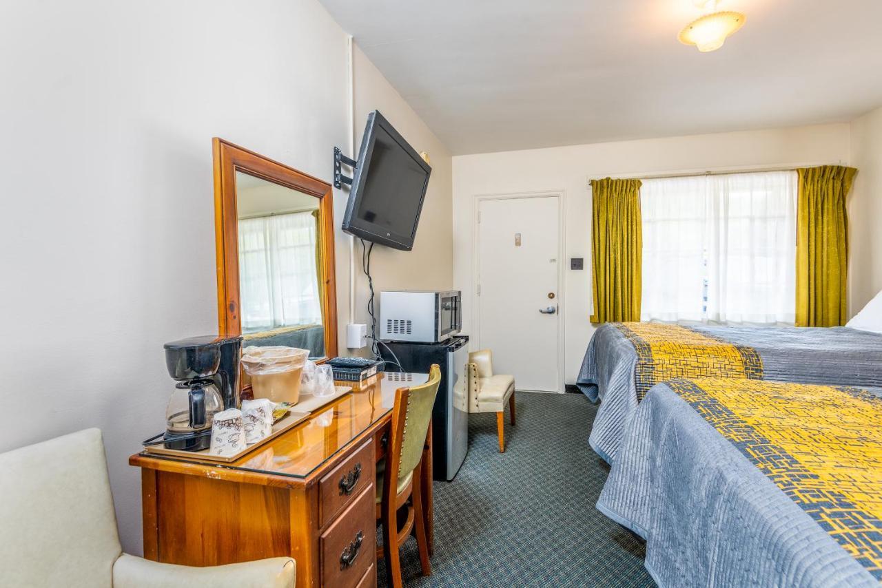 Standard Double Room with Two Double Beds
