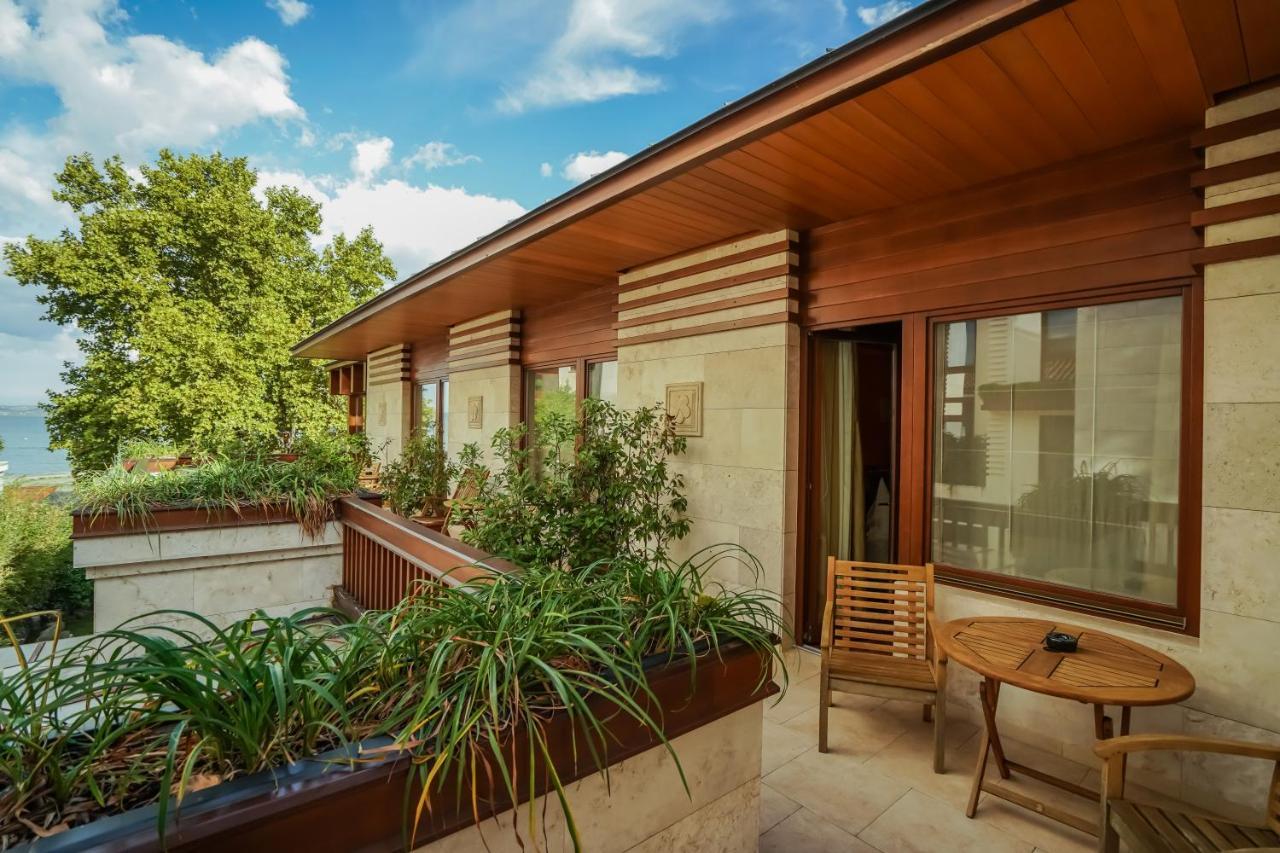 Classic Double Room with Balcony
