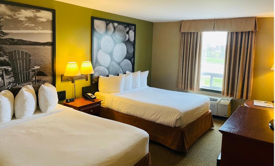 Queen Room with Two Queen Beds - Non-Smoking