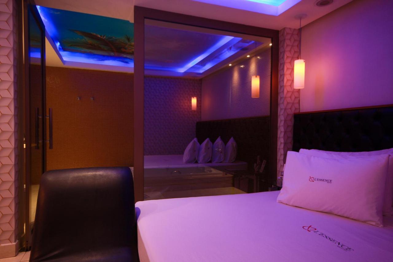 Quarto Duplo Deluxe com Banheira 8
