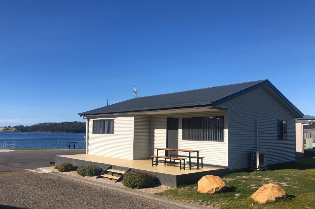 Cabin 2 - Waterfront