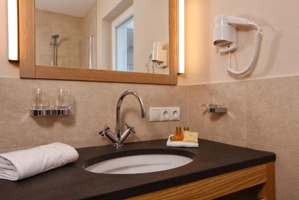 Superior One-Bedroom Apartment