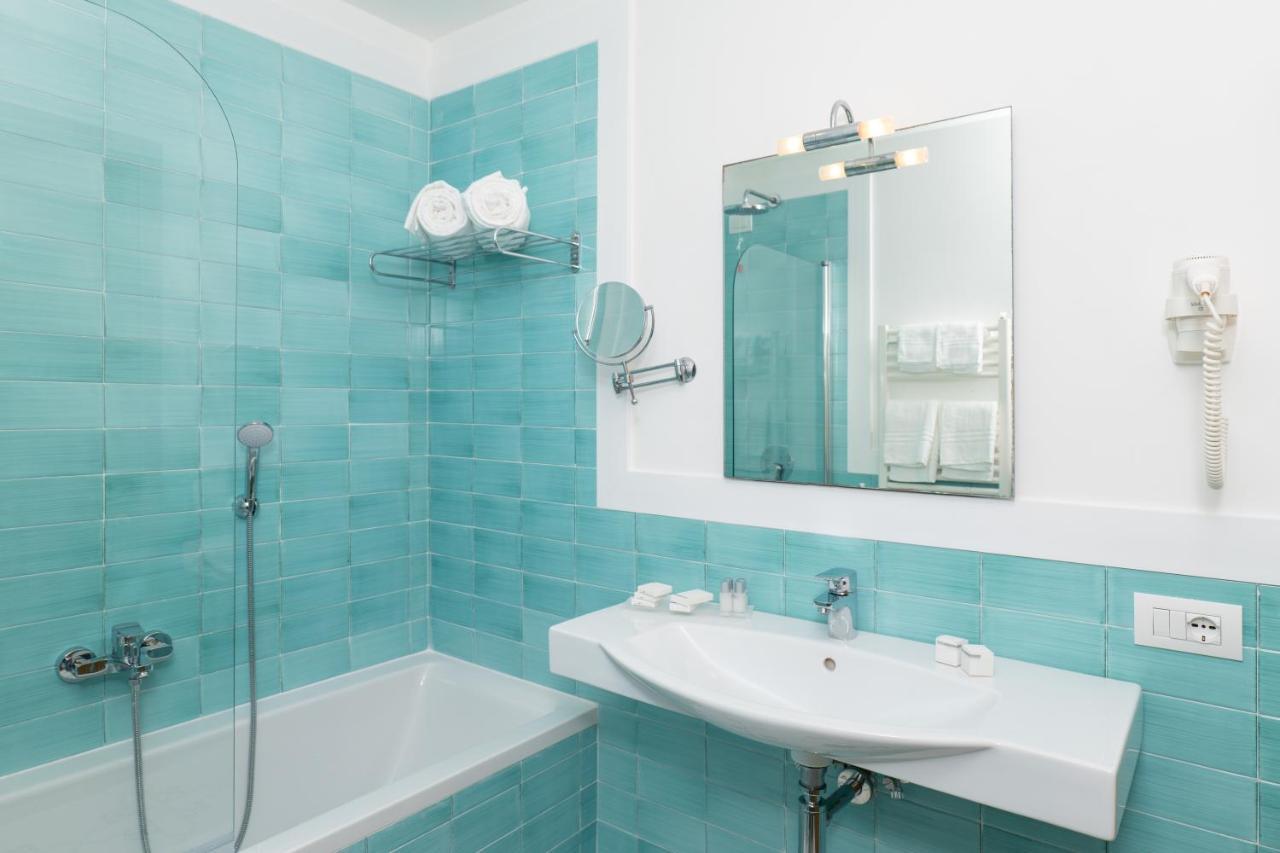 Basic Double or Twin Room,1132375464:JPEG