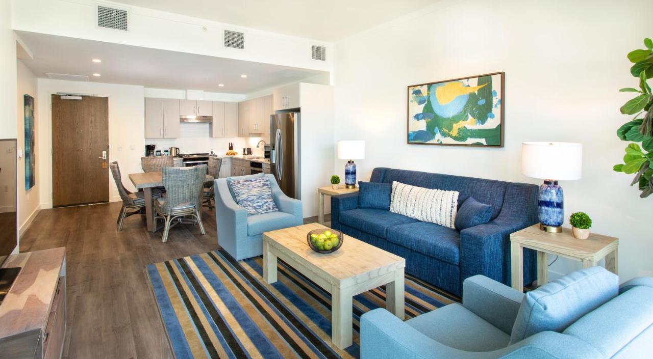 Deluxe Queen Suite