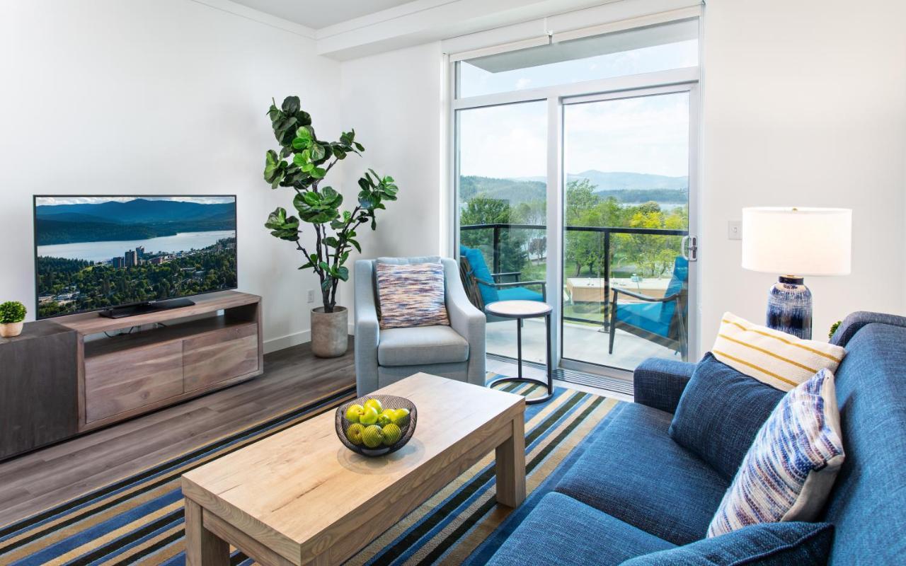 Suite Partial Lake View