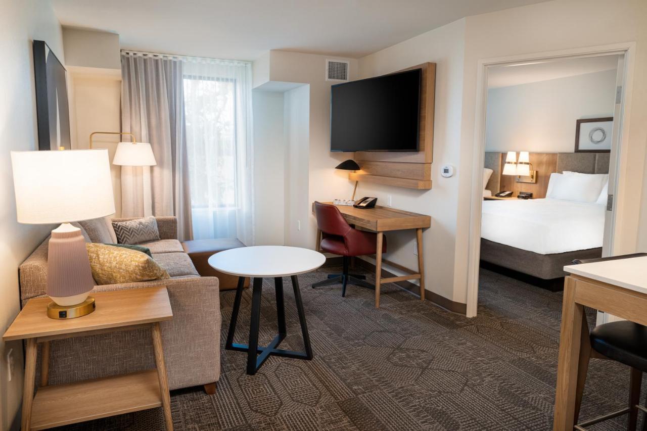 Two-Bedroom Suite with One King, Two Queen and Sofa Bed