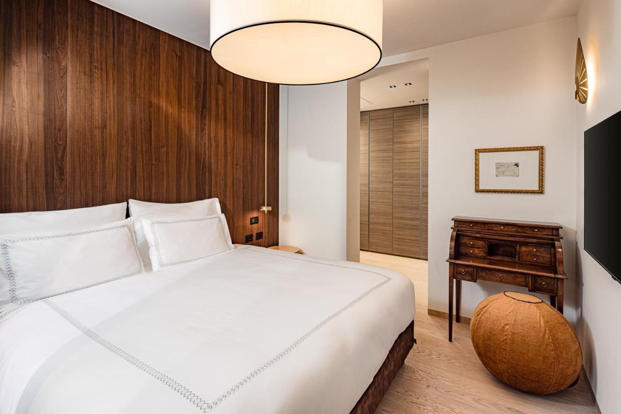 Two-Bedroom Suite with Lake View