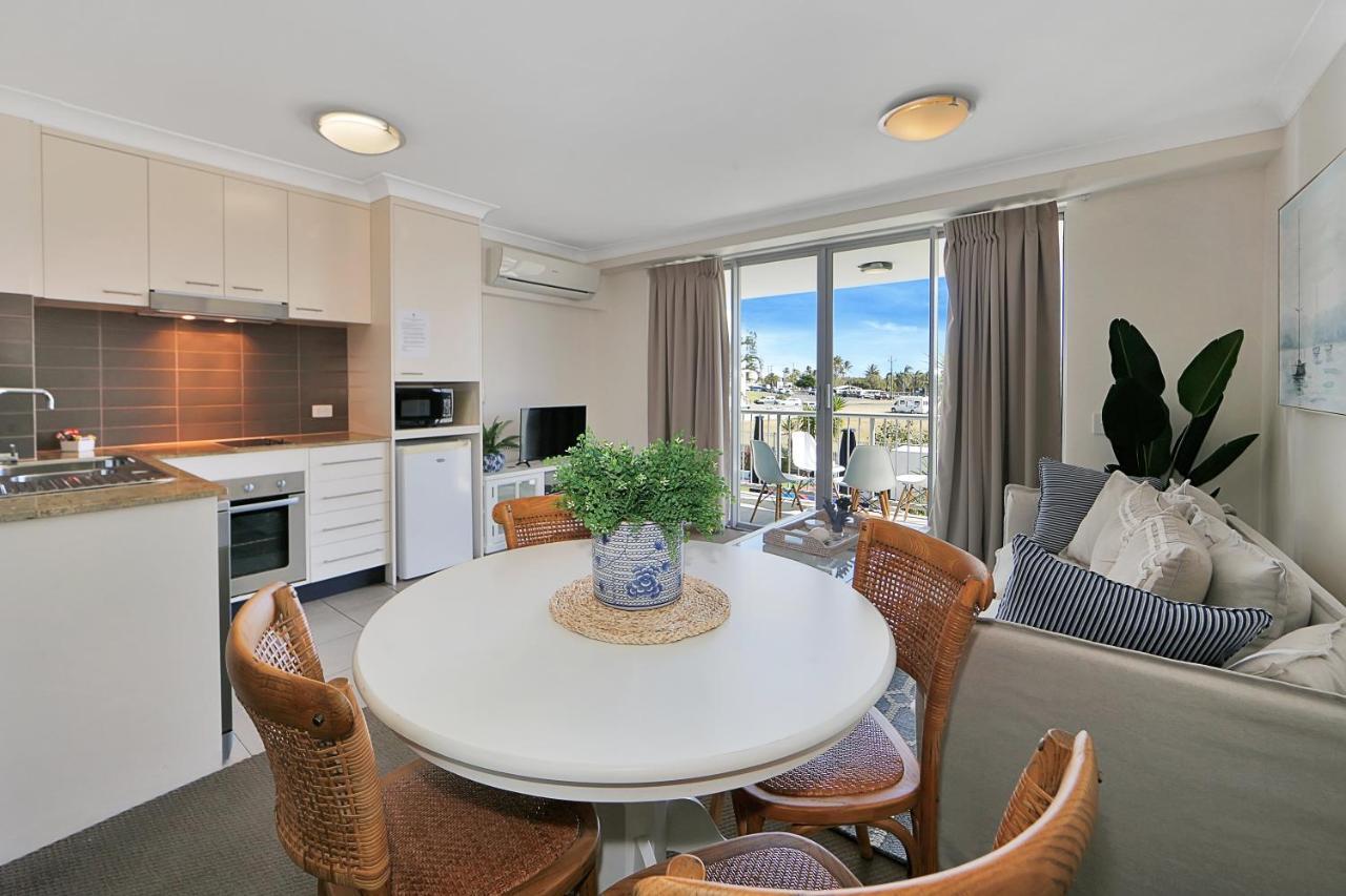 One-Bedroom Apartment with Sunset View