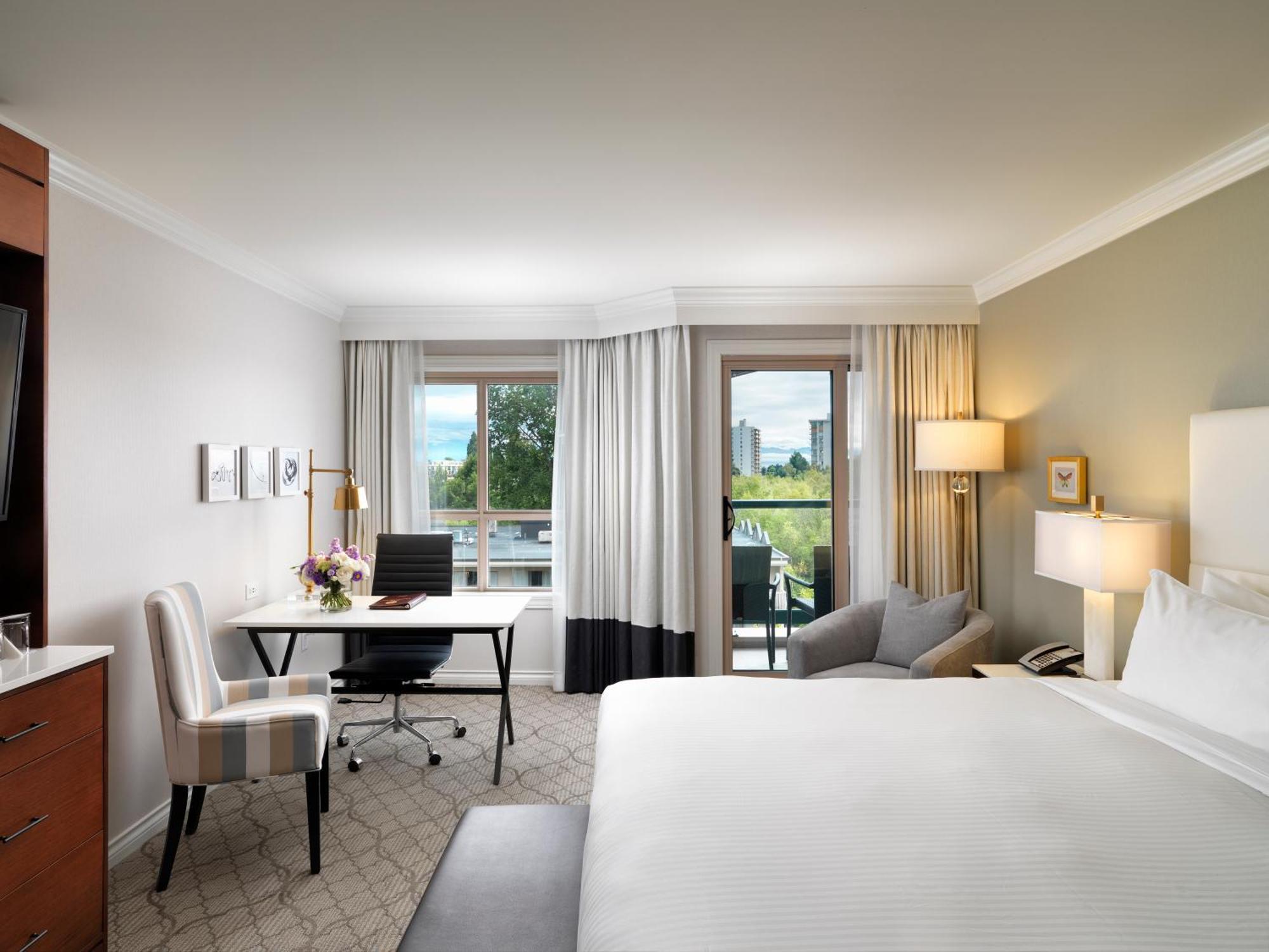 Signature Victoria Room: King Bed