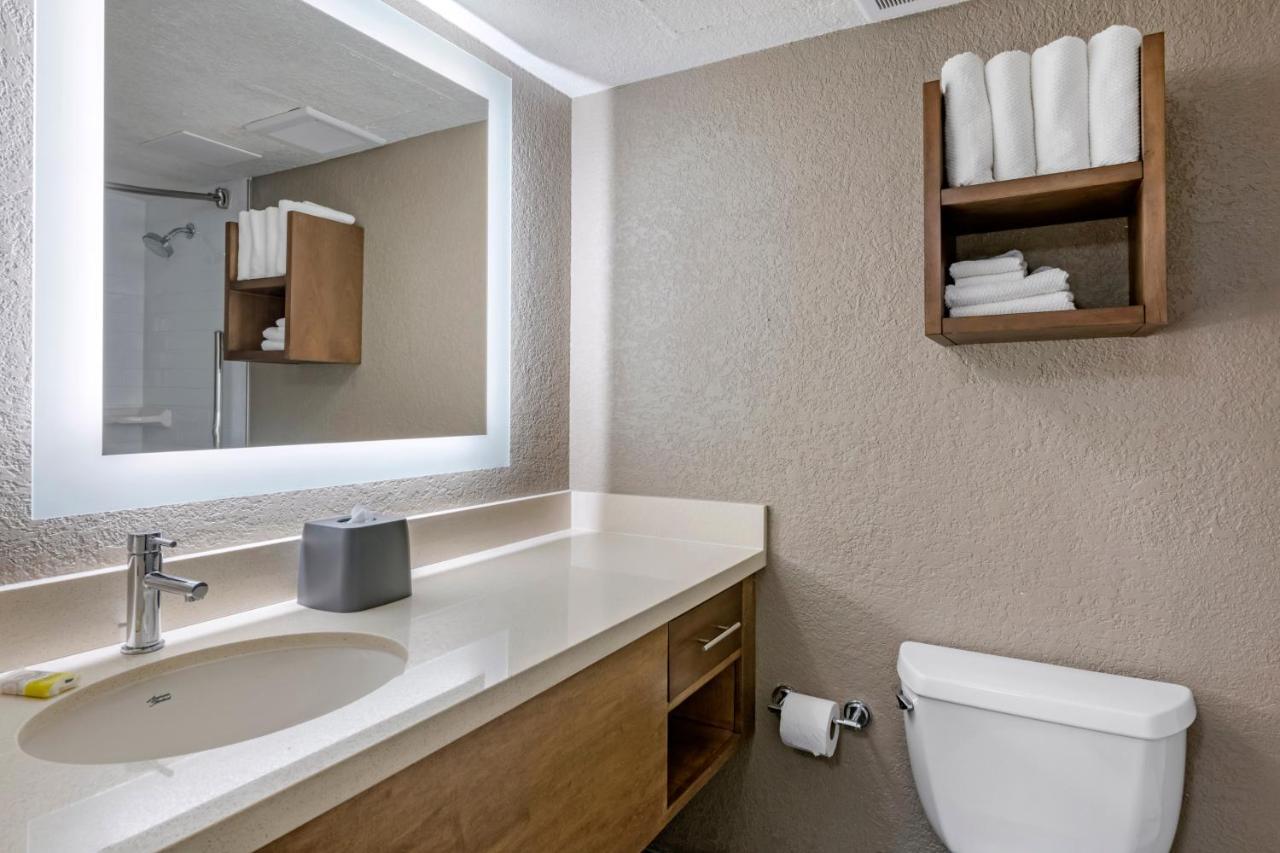 One-Bedroom King Suite,1276396057:JPEG
