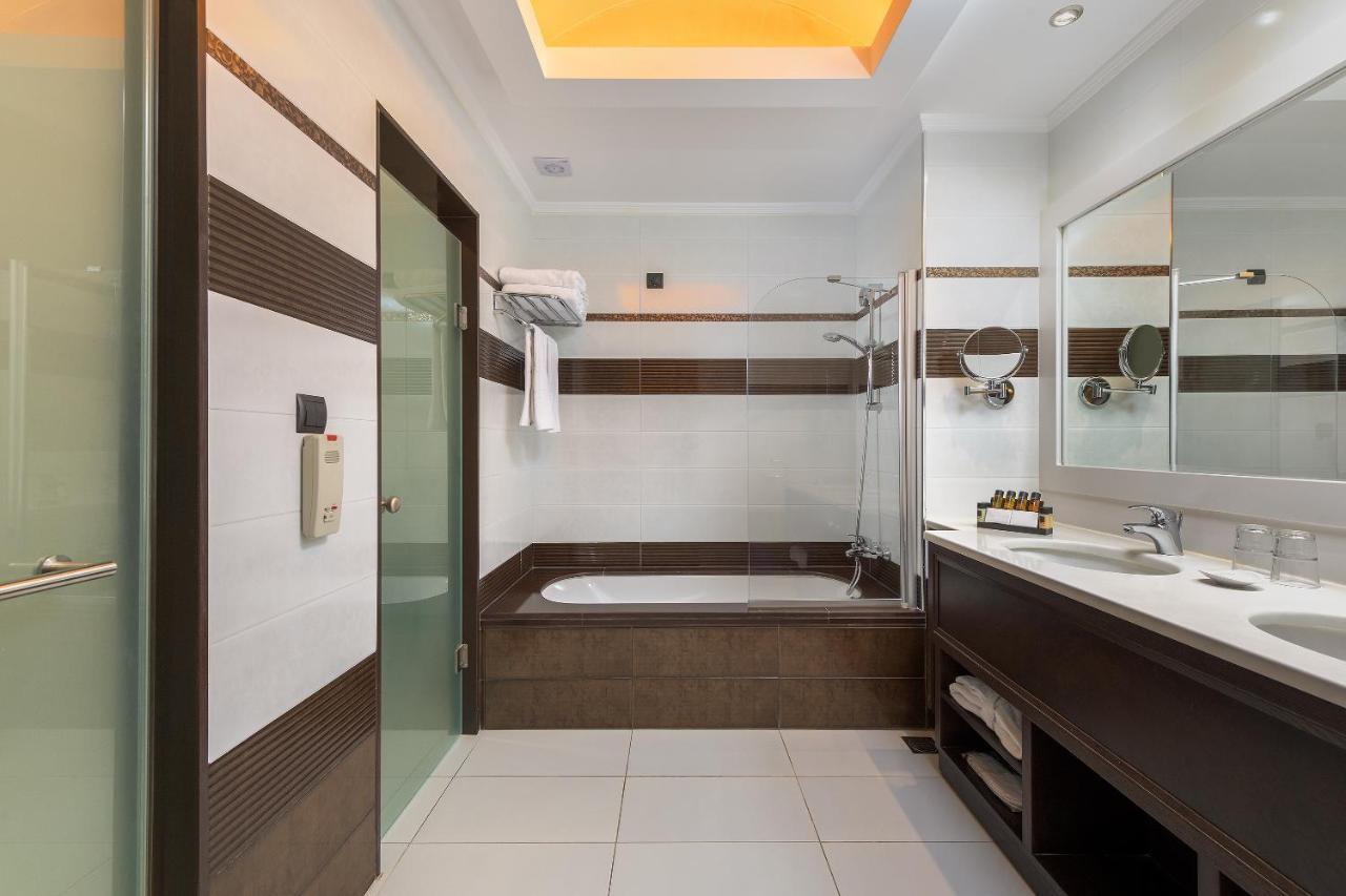 Junior Suite with Pool View (Adults Only)