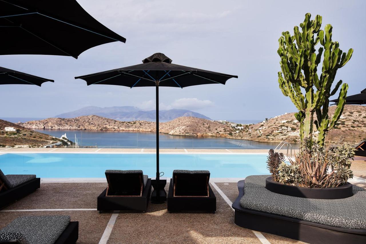 Deluxe Suite with Sharing Pool & Hot Tub