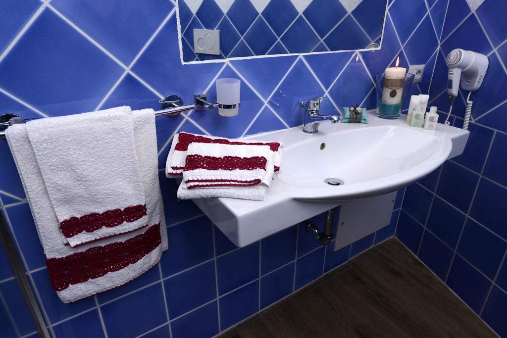 2 Zimmer mit Verbindungstür