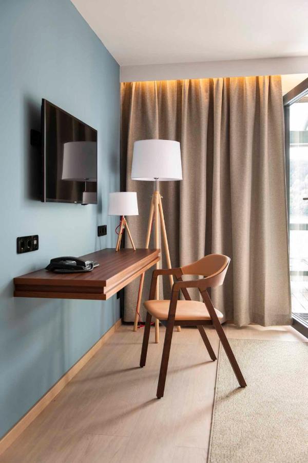 Deluxe Doppelzimmer mit Balkon und Seeblick