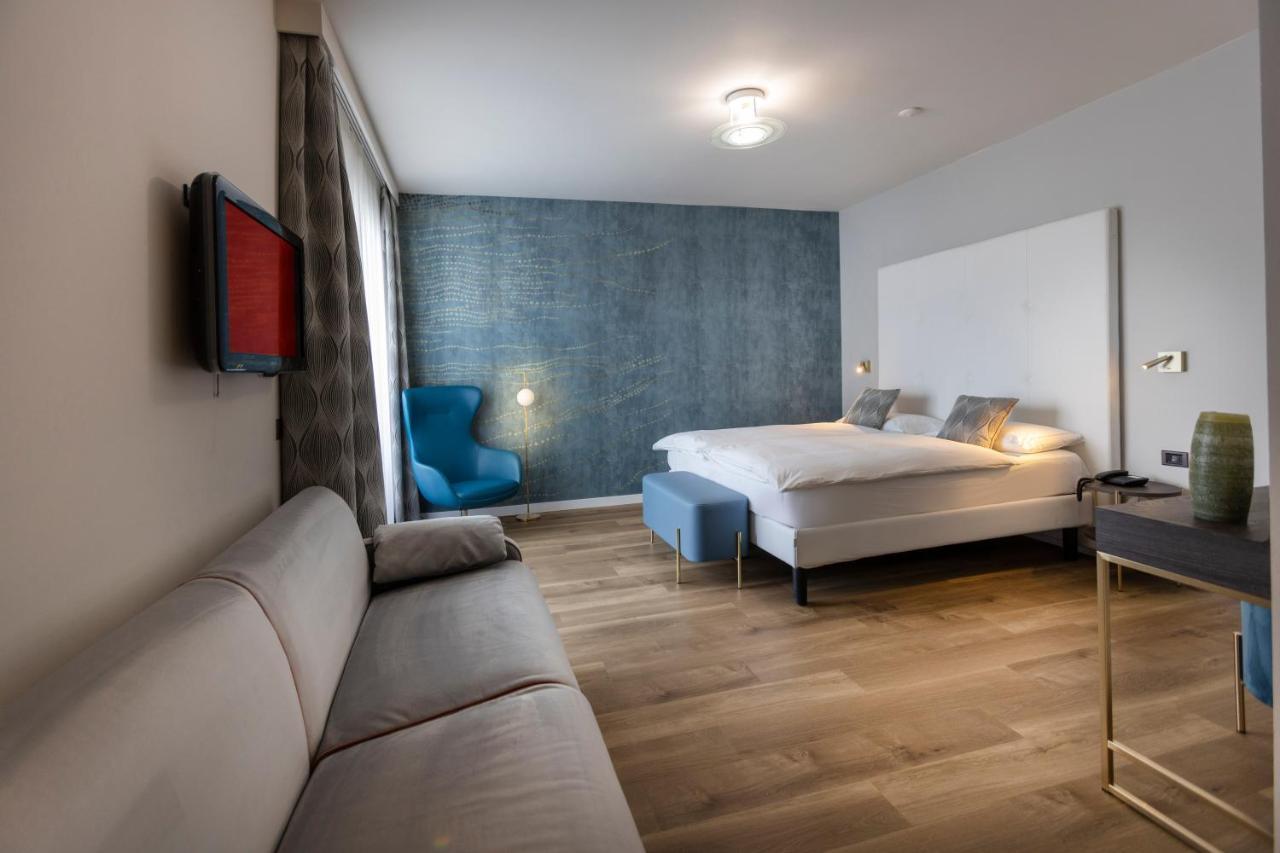 Executive Zimmer mit Balkon und seitlichem Seeblick
