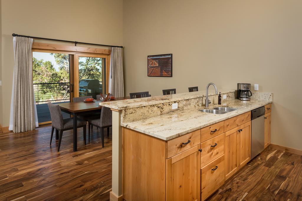 Four-Bedroom Cabin with Hot Tub