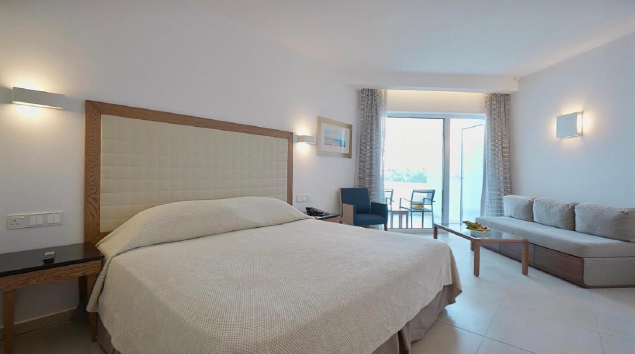 Deluxe Doppel-/Zweibettzimmer mit seitlichem Meerblick
