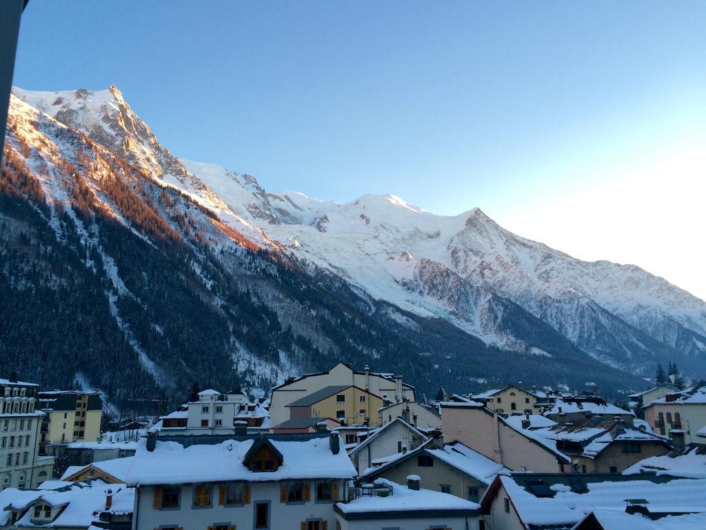 Superior Room with Balcony - Mont-Blanc Range view