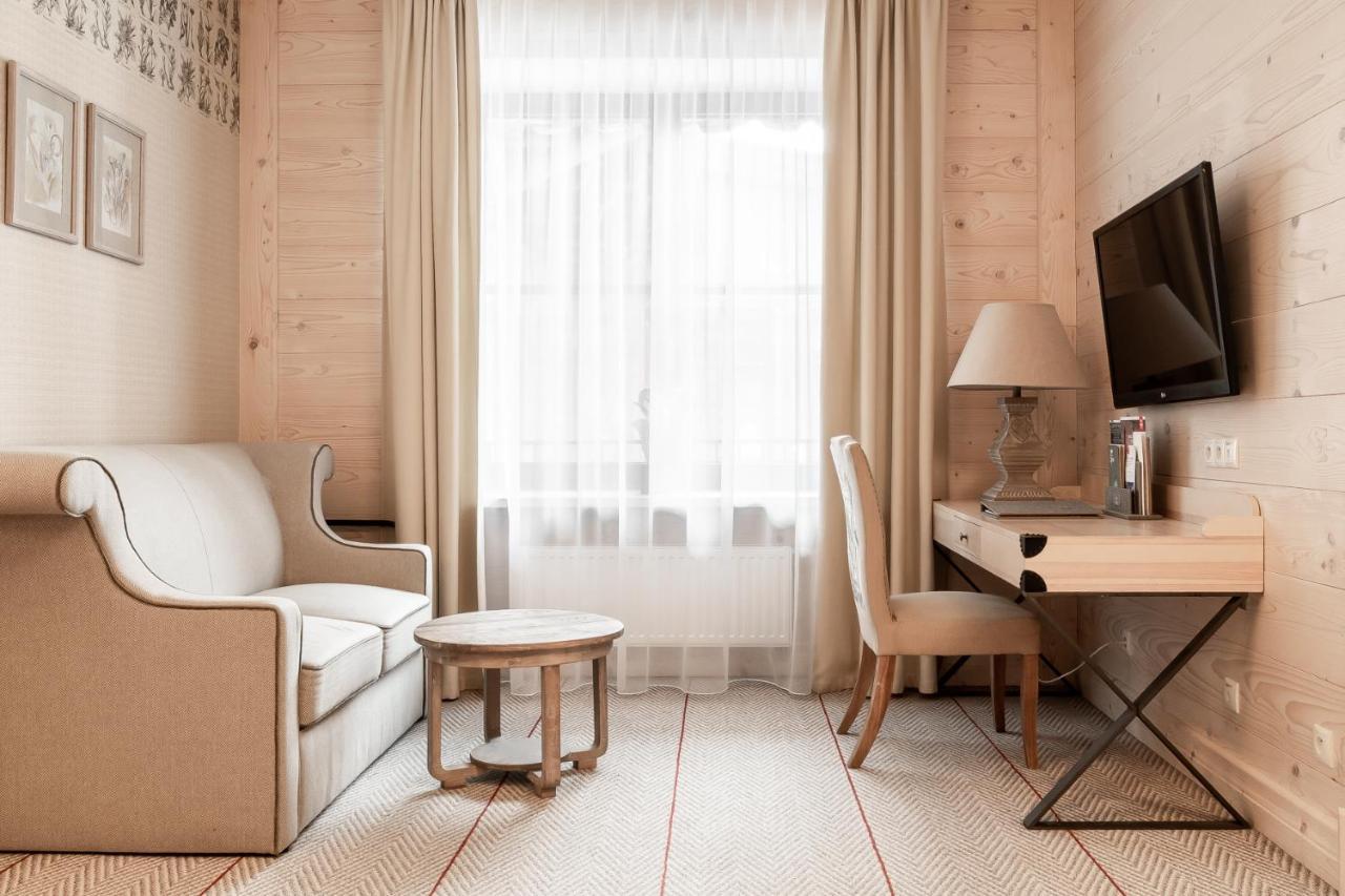 Aries Suite