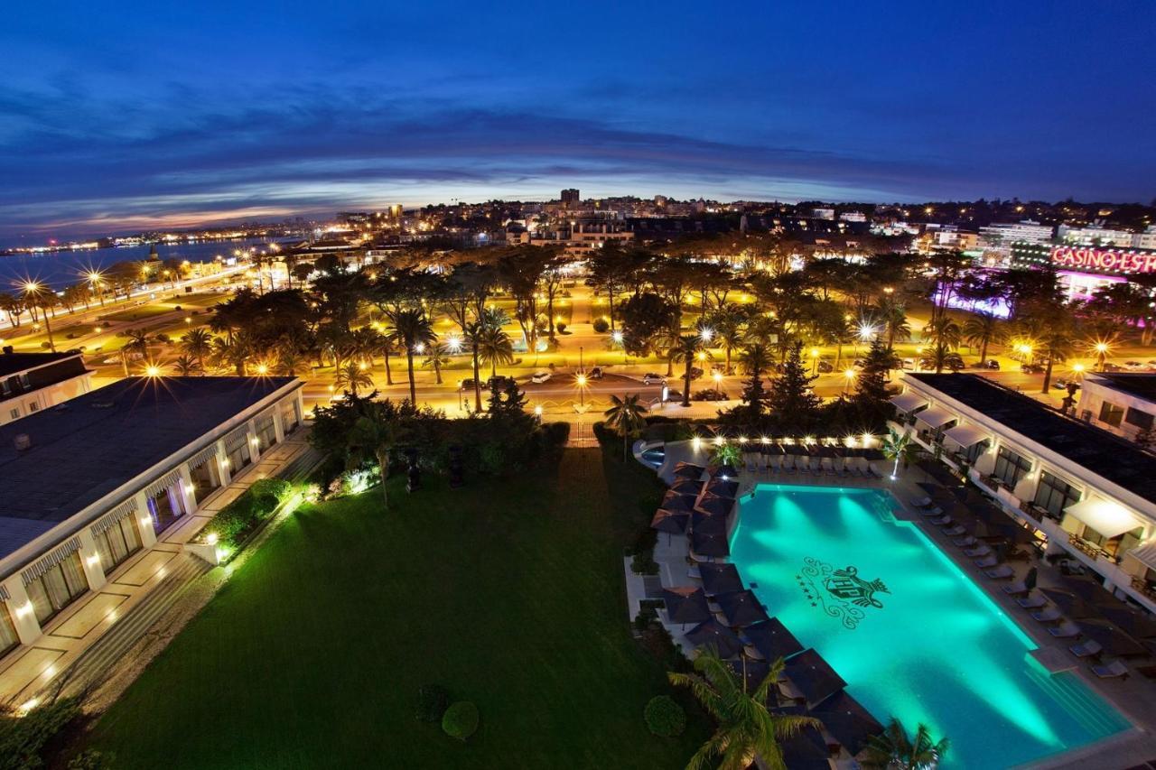 Deluxe Suite with Pool View